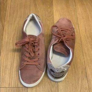 Lola Cruz Sneakets with cute sparkle